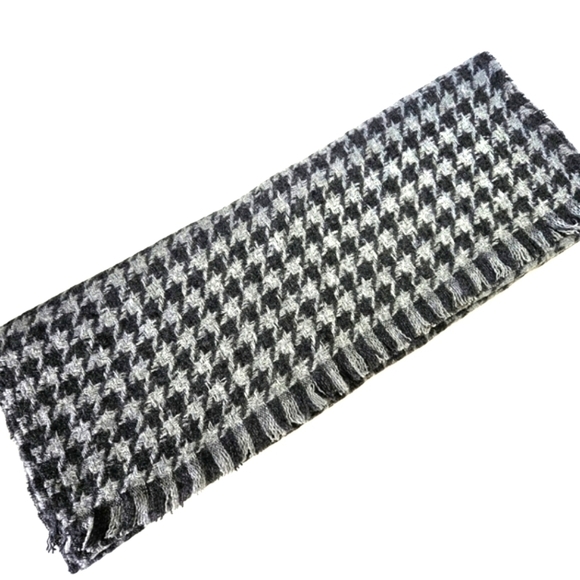 NEW J. Crew Oversized Gray Houndstooth Wool Blend Knit Scarf Unisex Made Italy - Picture 3 of 6
